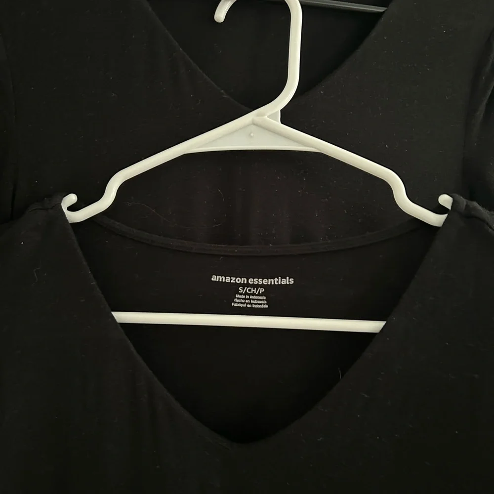 Amazon essentials - Picture 2 of 3